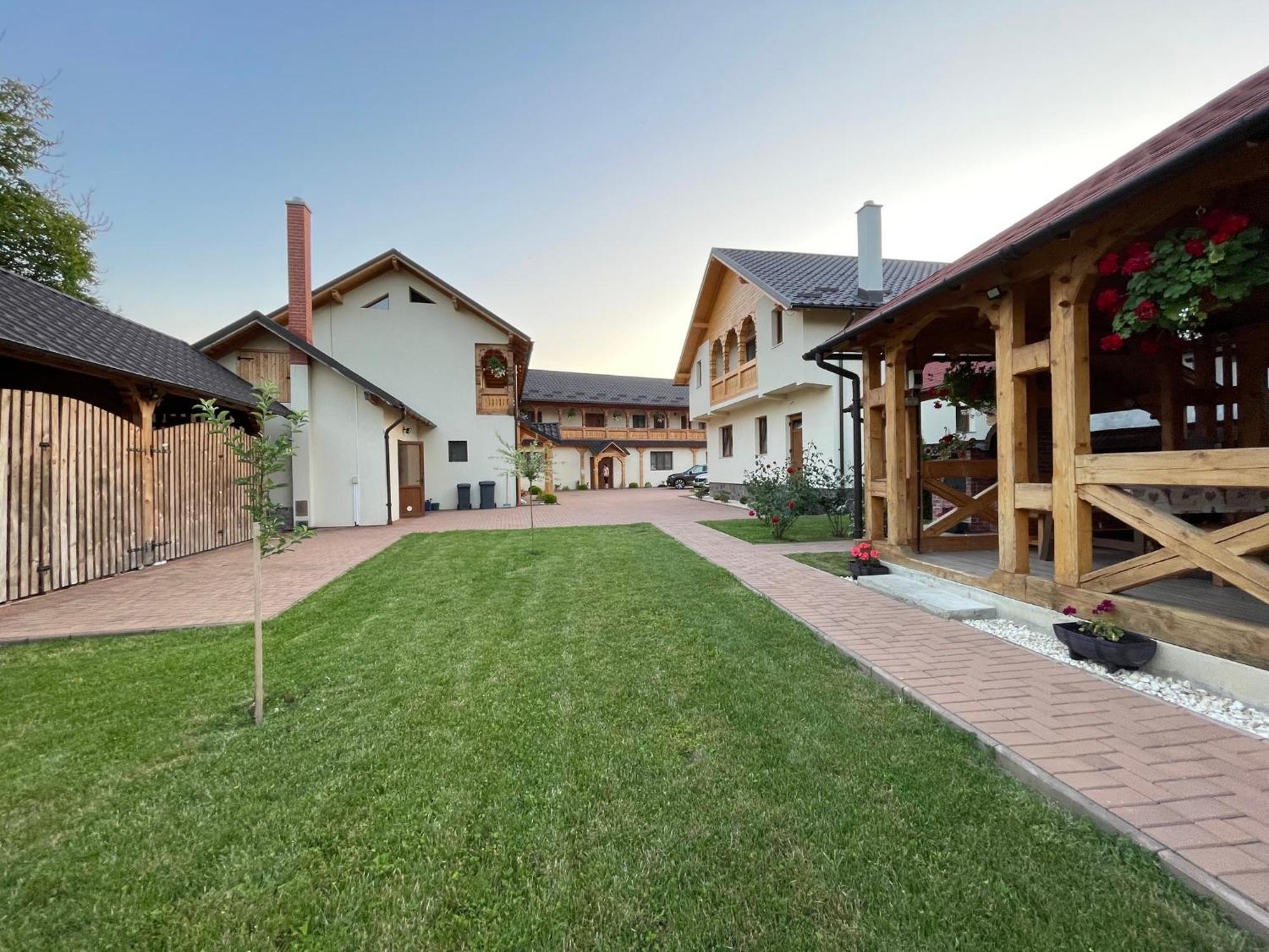 Pensiunea Valea Muntelui Bîrsana 外观 照片